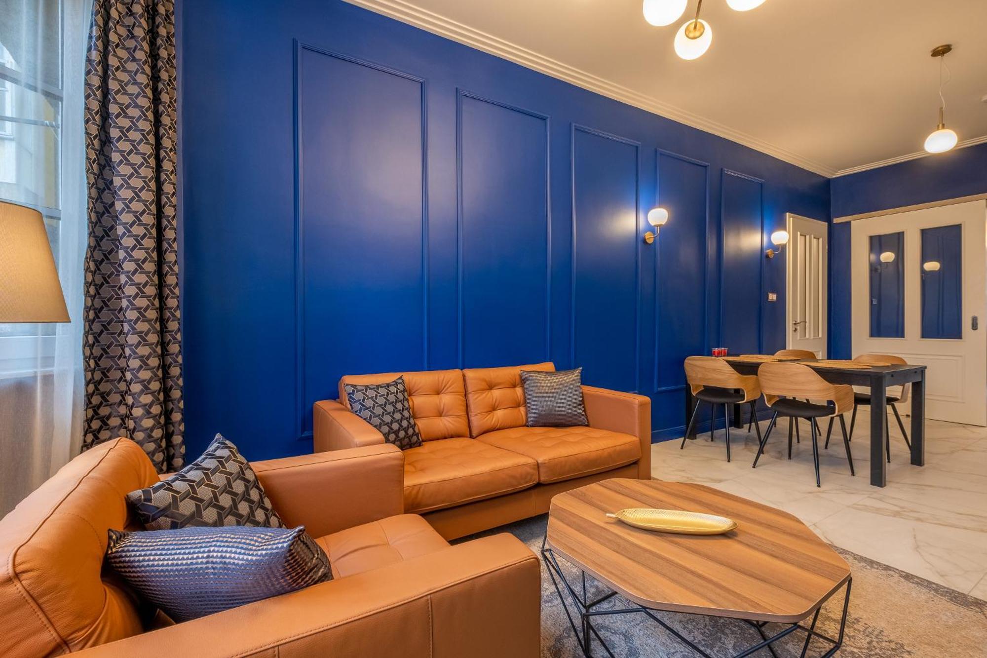 Sofia's Classy Blu -2 Bedrooms *